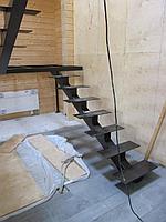 Металлическая лестница на монокосоуре модель 101