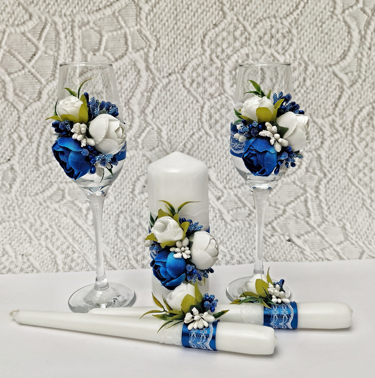 Набор свадебных бокалов и свечей "Пионы" в синем цвете