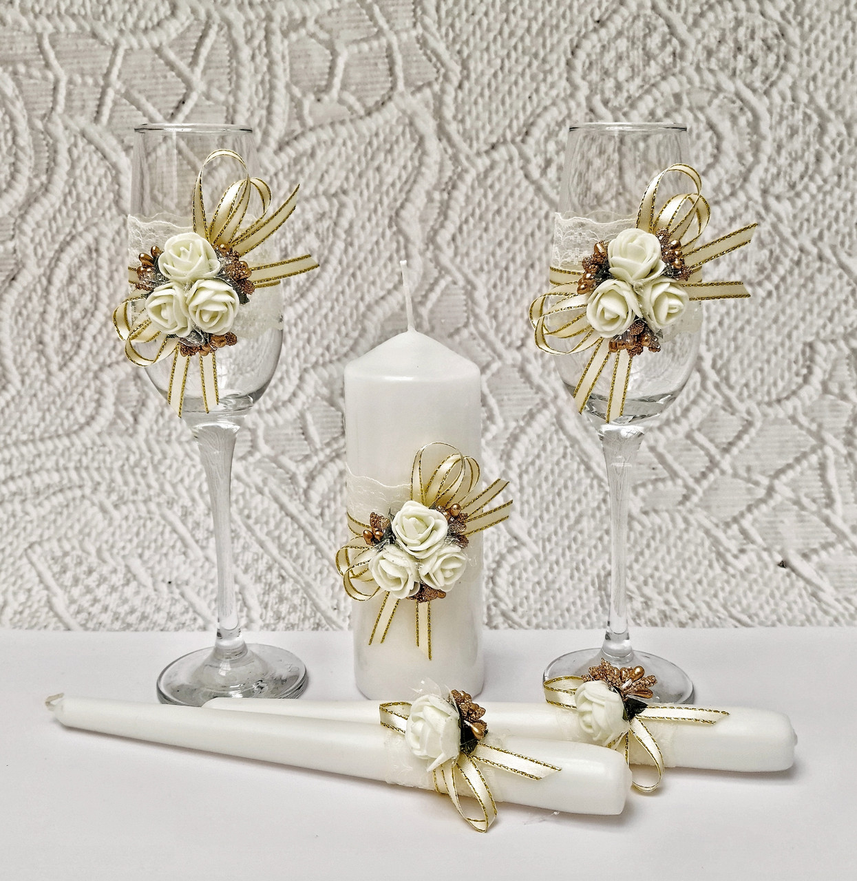 Комплект свадебных бокалов и свечей "Майский" в кремово-золотом цвете