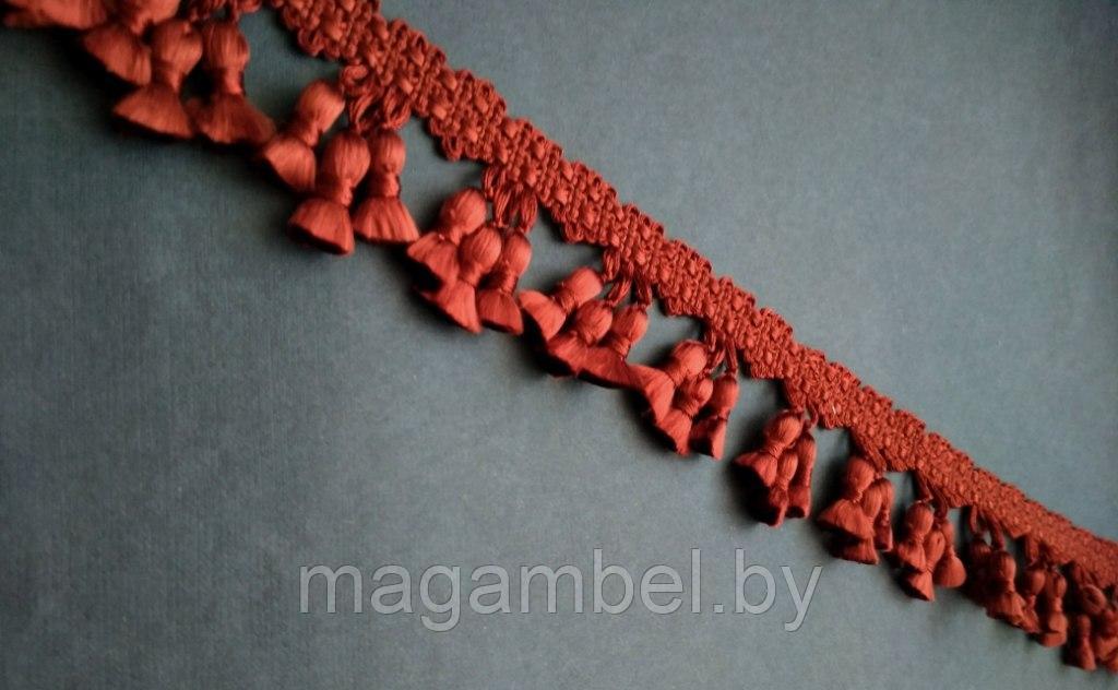 Бахрома декоративная цвета терракоты.
