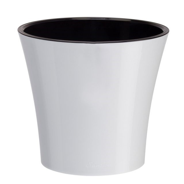 Горшок пластмассовый двойной белый + черный, 5,0 литров, диаметр 22,0 см, высота 20,0 см (Остаток 8 шт !!!)
