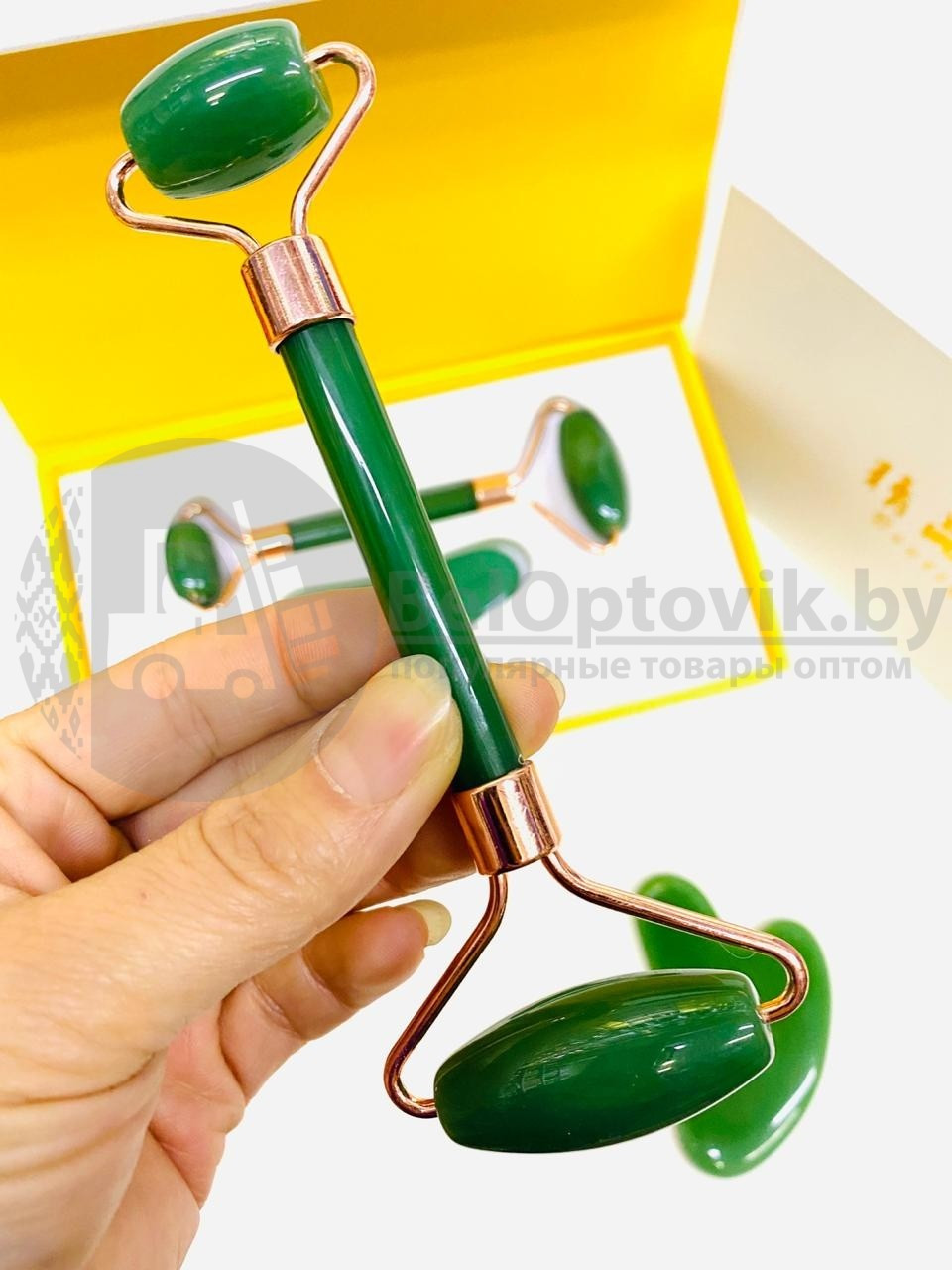 Массажный подарочный набор 2 в 1 Jade Roller нефритовый: скребок Гуаша ролик для массажа (камень) Светло - фото 5 - id-p137332686