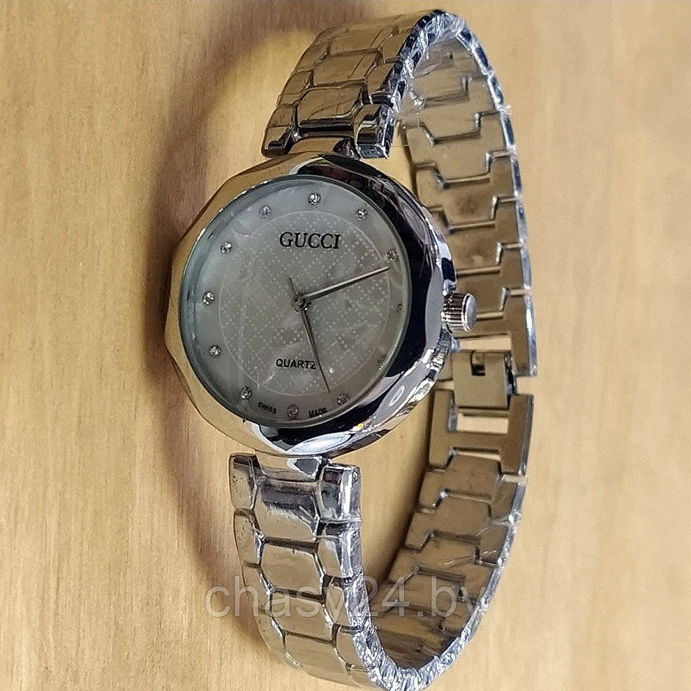 Женские наручные часы Gucci CWCR012