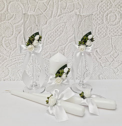 Комплект свадебных бокалов и свечей "Классика" в белом цвете