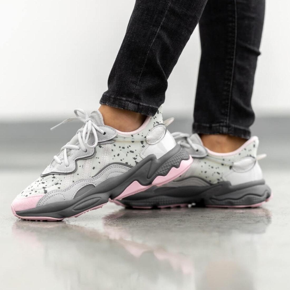 Женские кроссовки
ADIDAS OZWEEGO 38