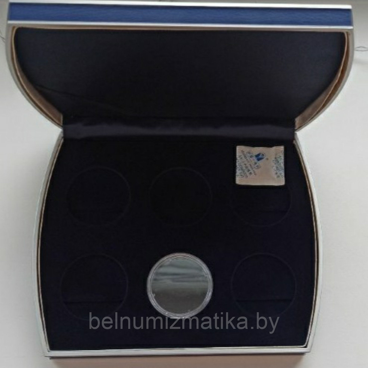 Футляр для 6 монет с капсулой Ø 45.00 mm синий с серебряной окантовкой - фото 1 - id-p147650393