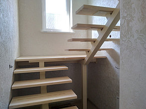 Лестница со ступенями и ограждением 6