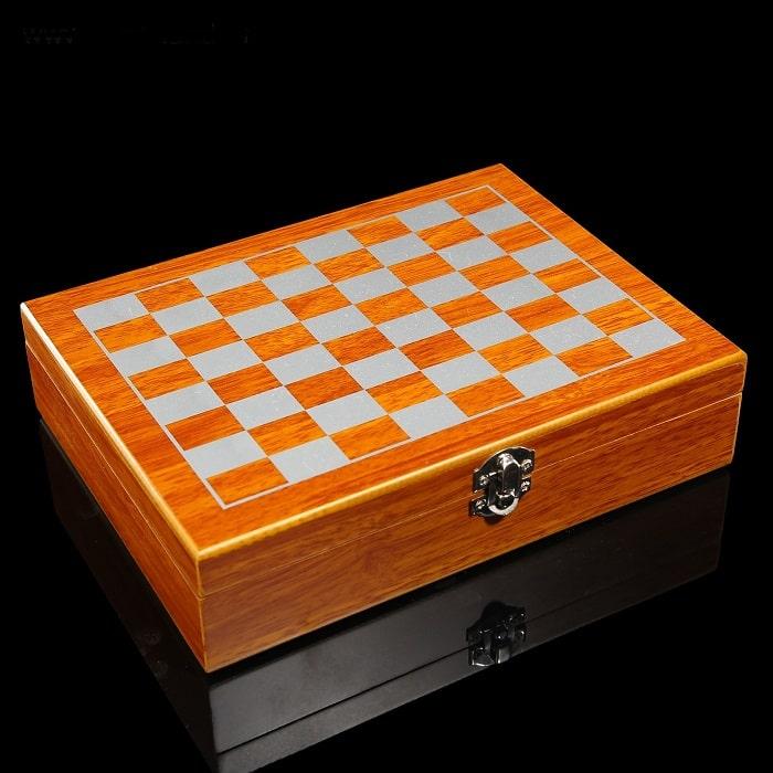 Подарочный игровой набор с фляжкой «Chess» в шкатулке - фото 3 - id-p148109362