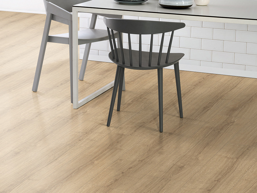 Ламинат Egger Flooring Classic Дуб Шерман светло-коричневый с фаской