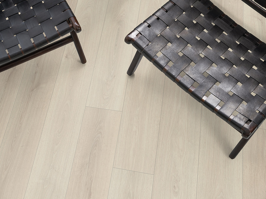 Ламинат Egger Flooring Classic Дуб Эльтон белый с фаской