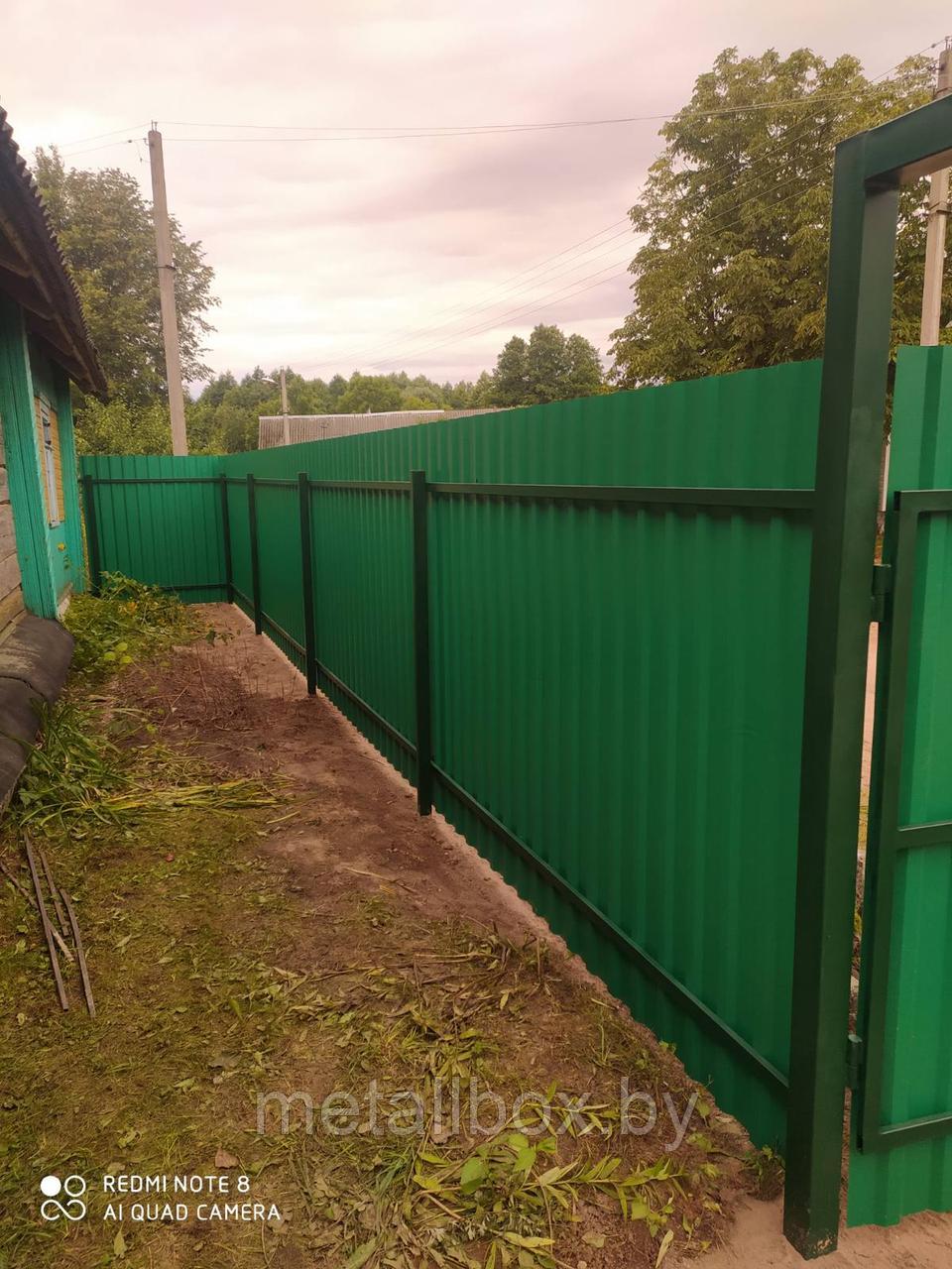 Забор из профлиста 2 метра двухсторонний - фото 1 - id-p148375712