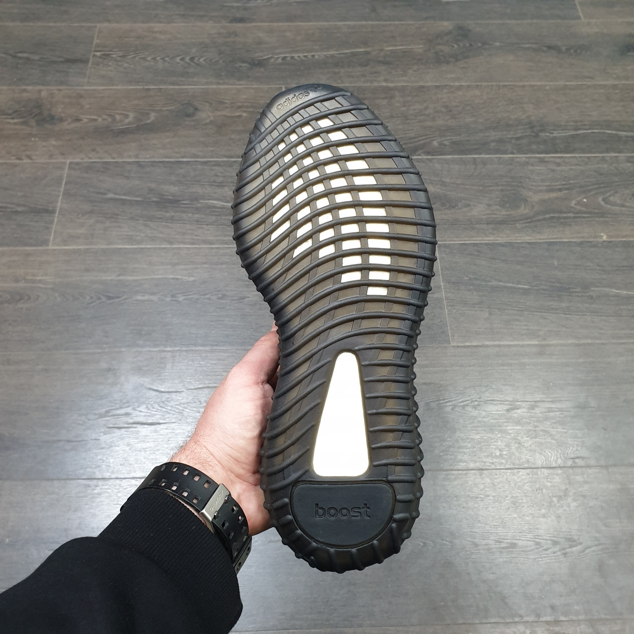 Кроссовки Adidas Yeezy Boost 350 V2 Yecheil - фото 9 - id-p115138931