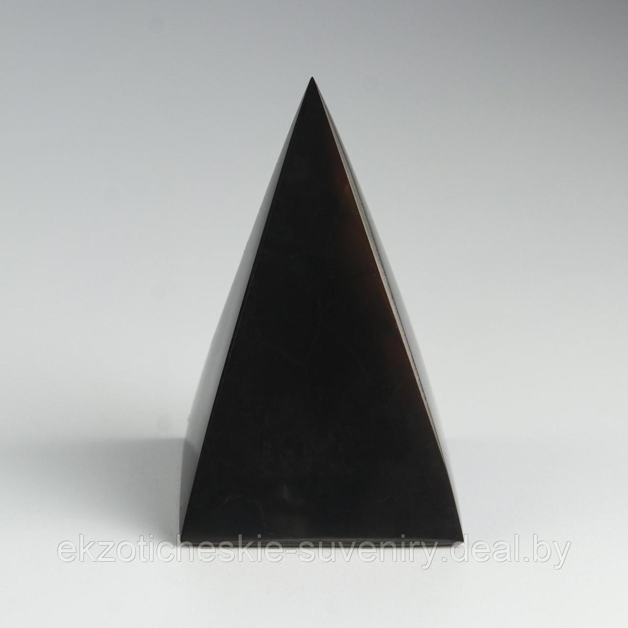 Пирамида из шунгита, высокая, полированная, 7 см