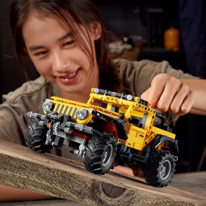 Конструктор LEGO Technic Jeep Wrangler Rubicon 42122 - фото 6 - id-p149222012
