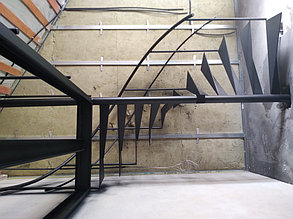 Винтовая лестница с площадкой 6