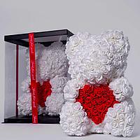 Мишка из роз - Белый с красным сердечком - С доставкой по РБ