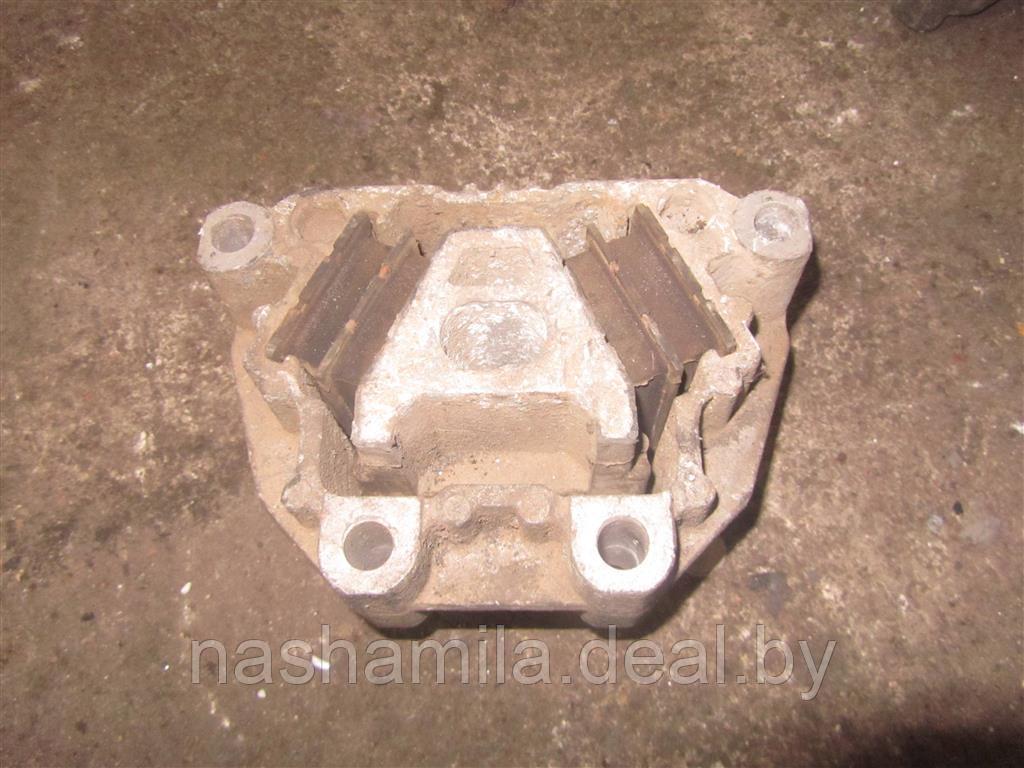 Подушка крепления двигателя Renault Midlum - фото 1 - id-p149273469