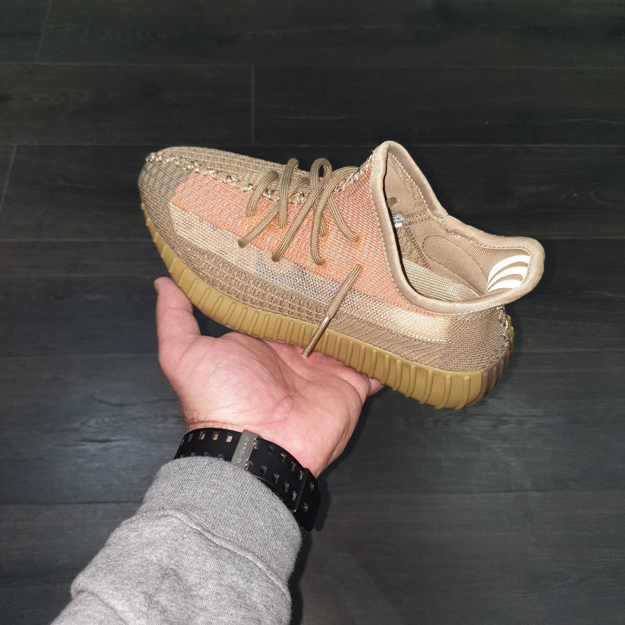 Кроссовки Adidas Yeezy Boost 350 V 2 Sand Taupe - фото 2 - id-p149137766