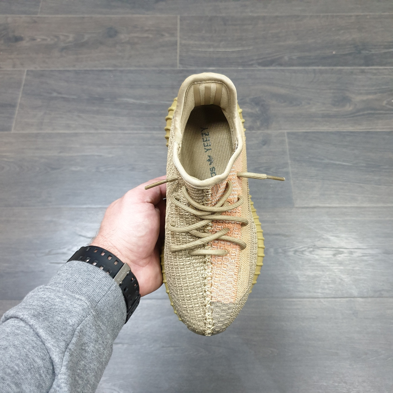 Кроссовки Adidas Yeezy Boost 350 V 2 Sand Taupe - фото 4 - id-p149137766