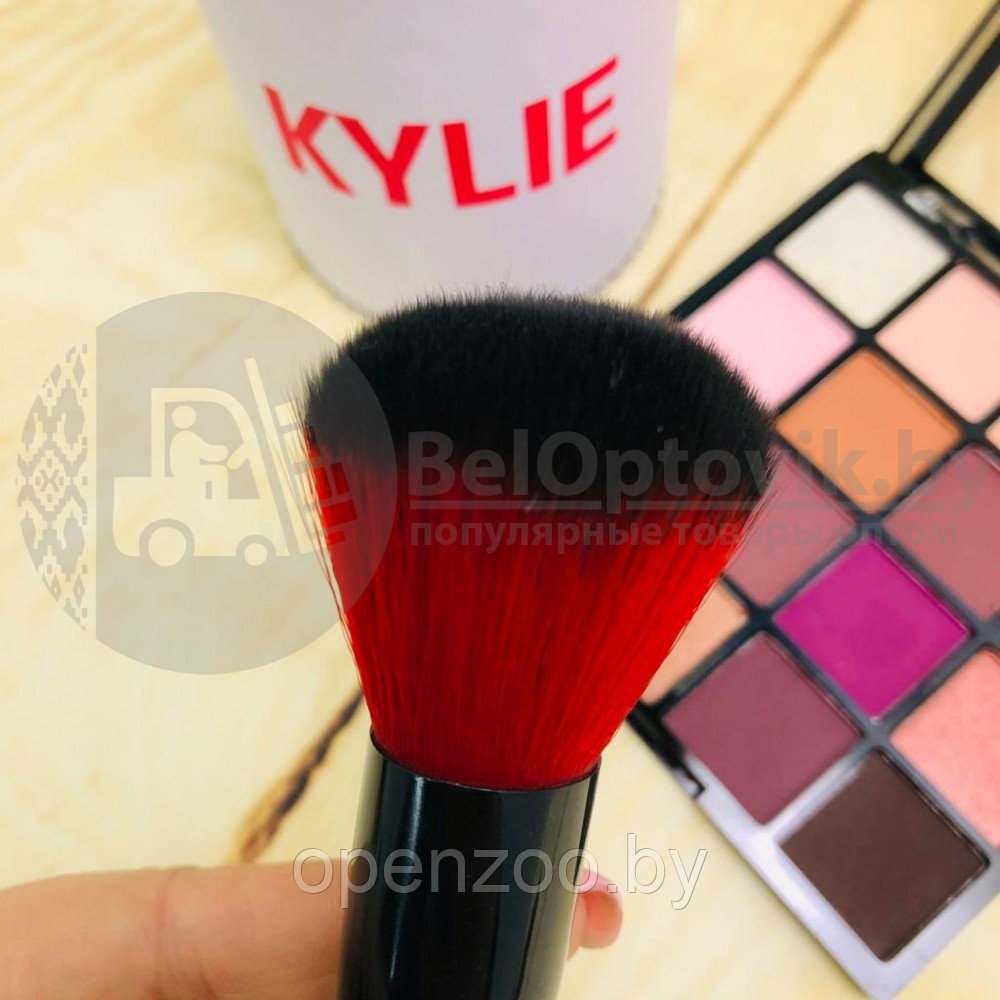 Набор кистей для макияжа в тубусе KYLIE RED/Black, RED/White 12 шт В белом тубусе с красным оформлением тубуса - фото 3 - id-p91009258