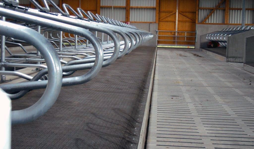 Резиновый матрас для боксов с подложкой из пенополиуретана, размер 35х1200х1800мм