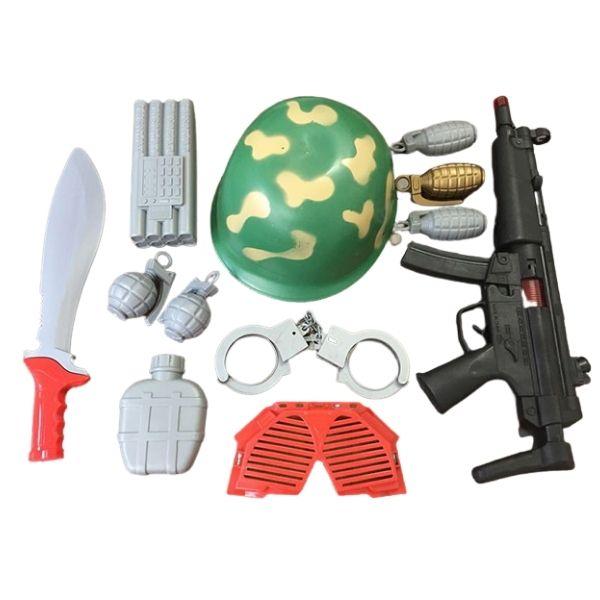Игровой набор военного (12 предметов)