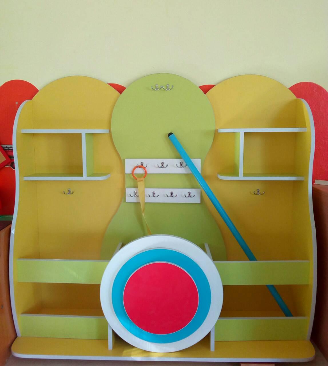 Стеллаж ДУ-ИМ-017 "Мишень" (детская мебель для спортинвентаря)