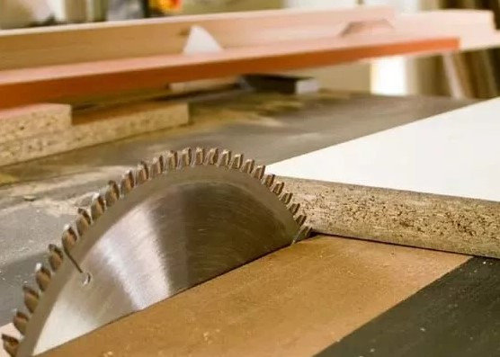 Раскрой лдсп. Кромление деталей лдсп h3176st37. Ламинированная дсп с распилом. Распил дсп, лдсп, мдф, осп кромление, присадка. Лдсп бук распил.