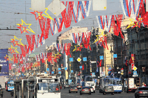 Украшение улицы к дню победы