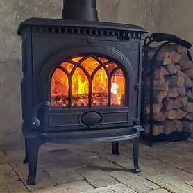 Камино печь Jotul F 3 TD на даче 1