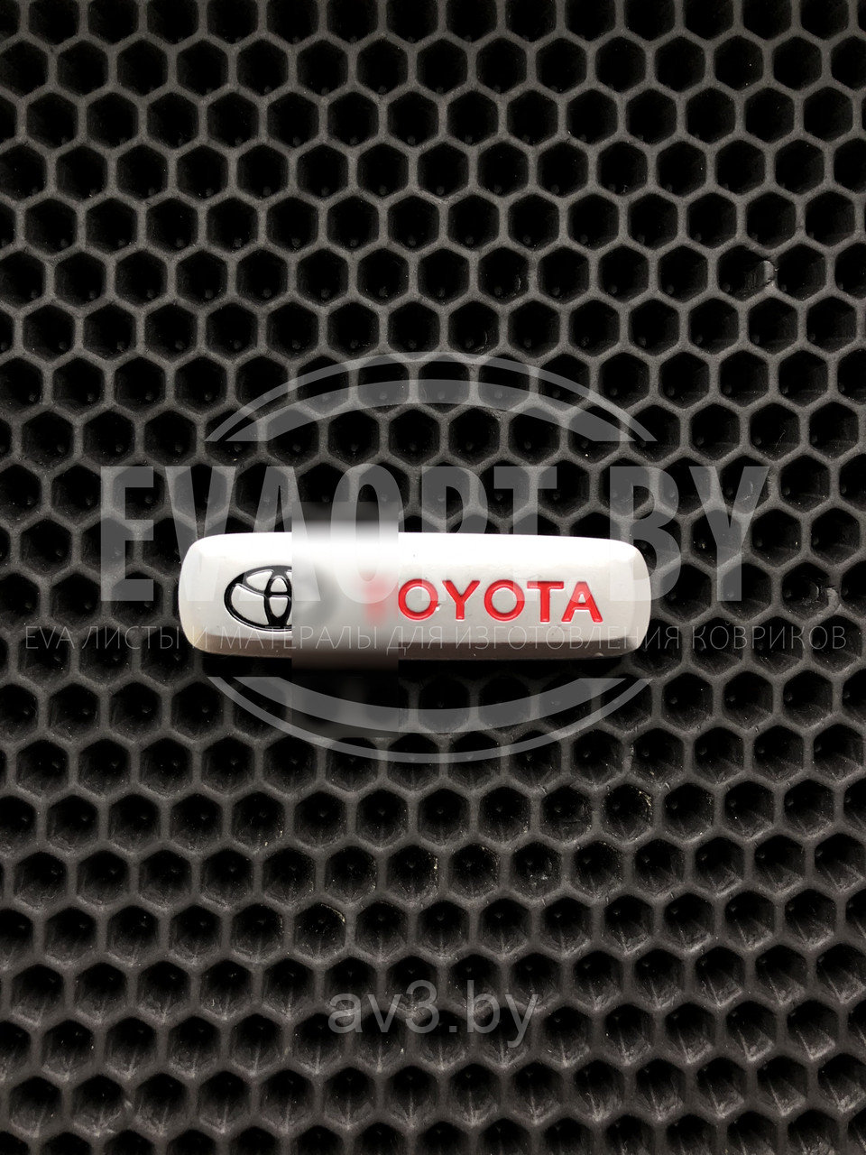 Логотип на коврик EVA - Toyota - фото 1 - id-p151083803