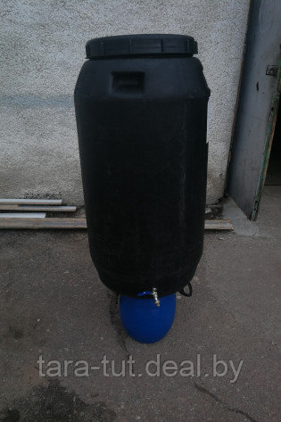 Бочка пластиковая 260 литров для капельного полива с краном