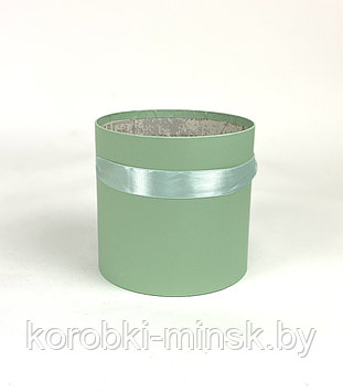 Шляпная коробка эконом вариант. Нежно-зеленый диаметр 14 см, высота 14см, без крышки.