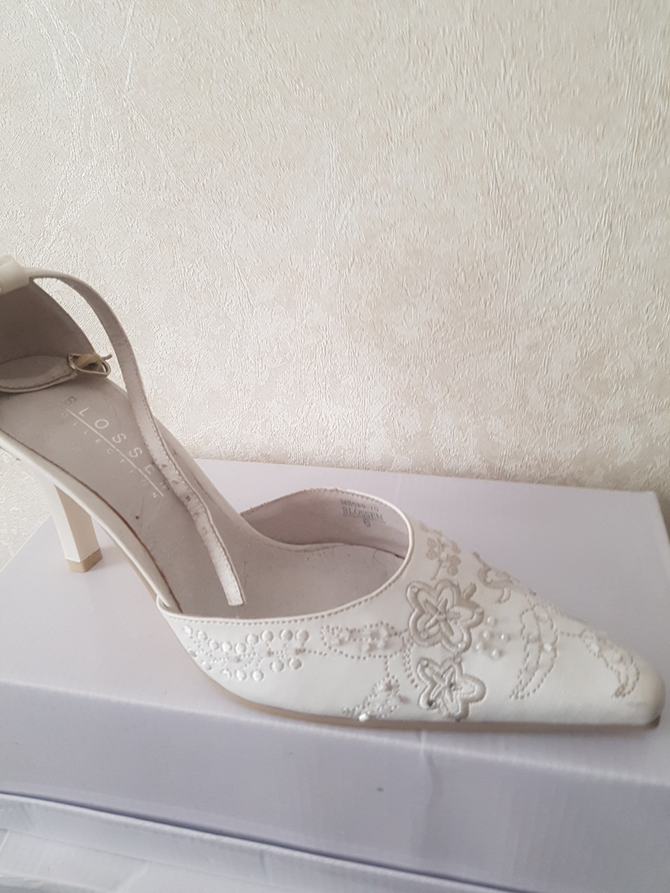 Туфли свадебные  женские белые BLOSSEM