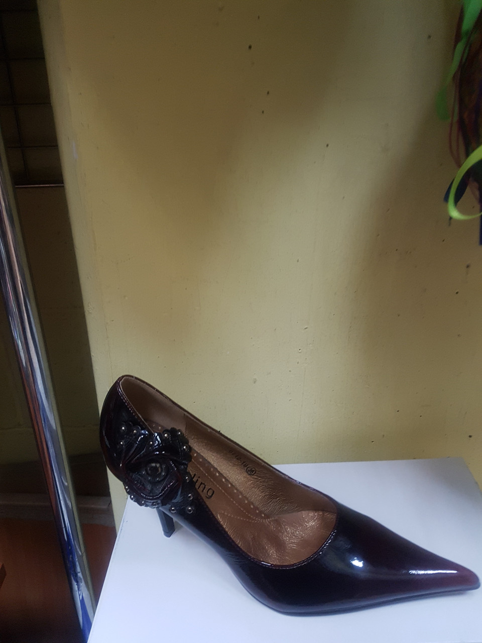Туфли черно-бордовые женские