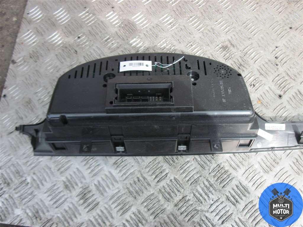 Щиток приборов (приборная панель) Volkswagen PASSAT (B6) (2005-2010) 2.0 TD BMP 2008 г. - фото 2 - id-p152059366