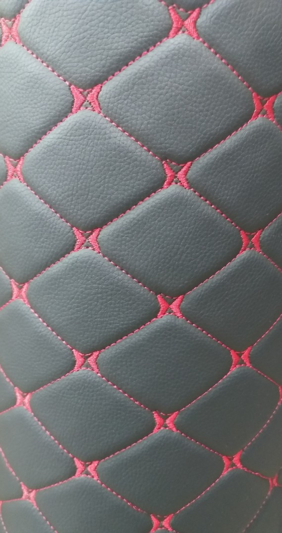 Ткань  автомобильная Ромб (черный-красная нитка)