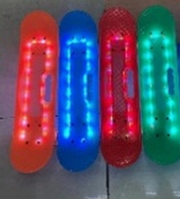 Скейтборд светящийся с USB, детский скейт, пенниборд светящиеся колеса ПУ, с ручкой