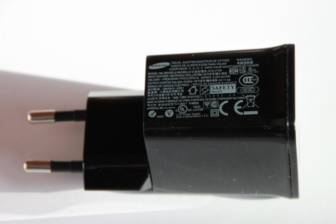 Фирменное зарядное устройство для планшета samsung 5v-2a - фото 2 - id-p66416869