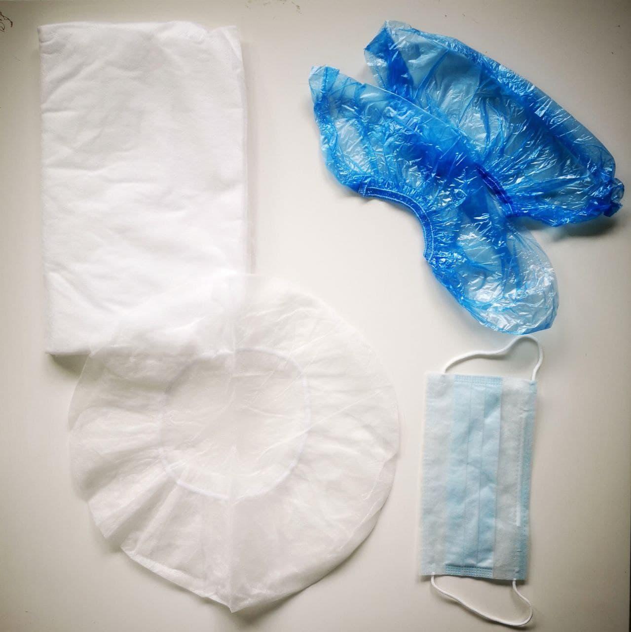 Комплект для посетителей (проверяющих). Состав: халат, шапочка, бахилы, маска