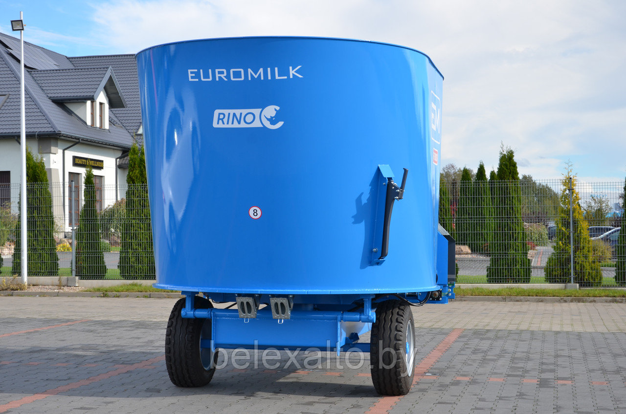 Кормораздатчик RINO FX 700 с вертикальным расположением шнеков