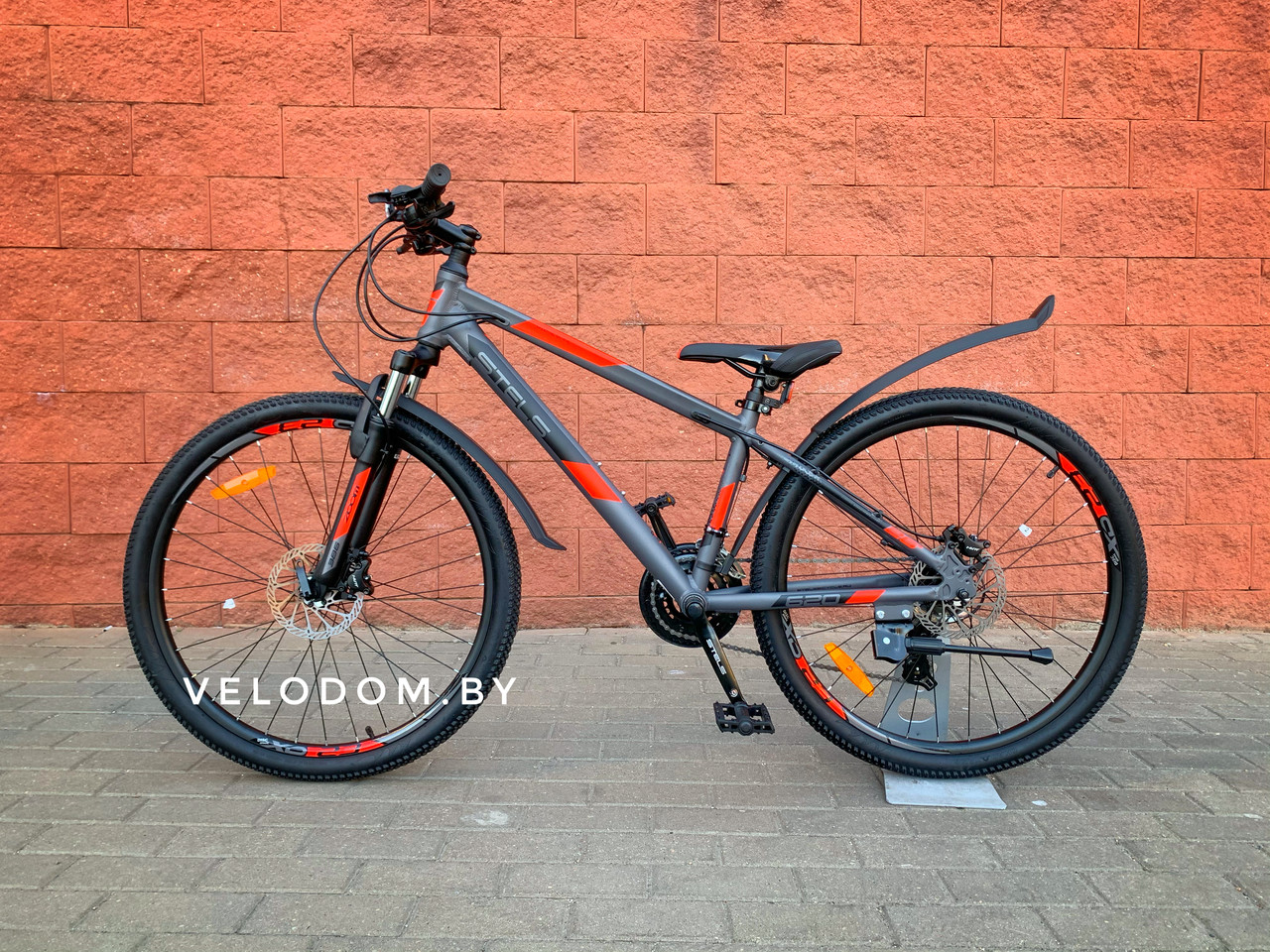 Stels navigator 620 D 26" V010 серый/красный горный велосипед