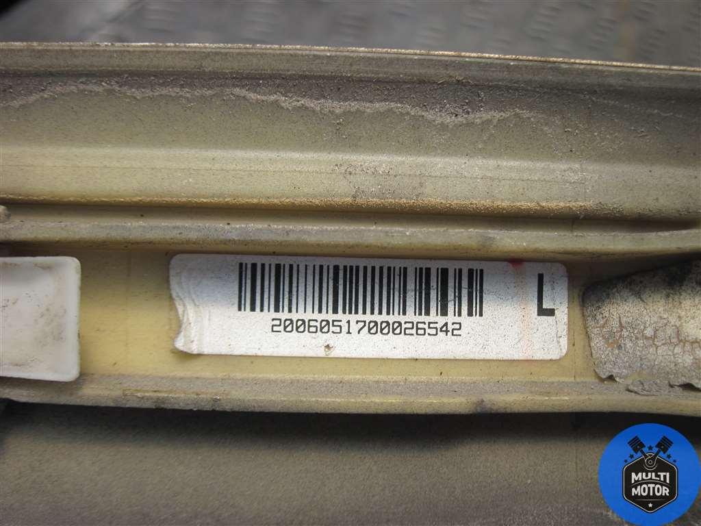 Молдинг двери задней левой MERCEDES ML W164 (2005-2011) 3.2 CDi V6 224 2009 г. - фото 4 - id-p153201963