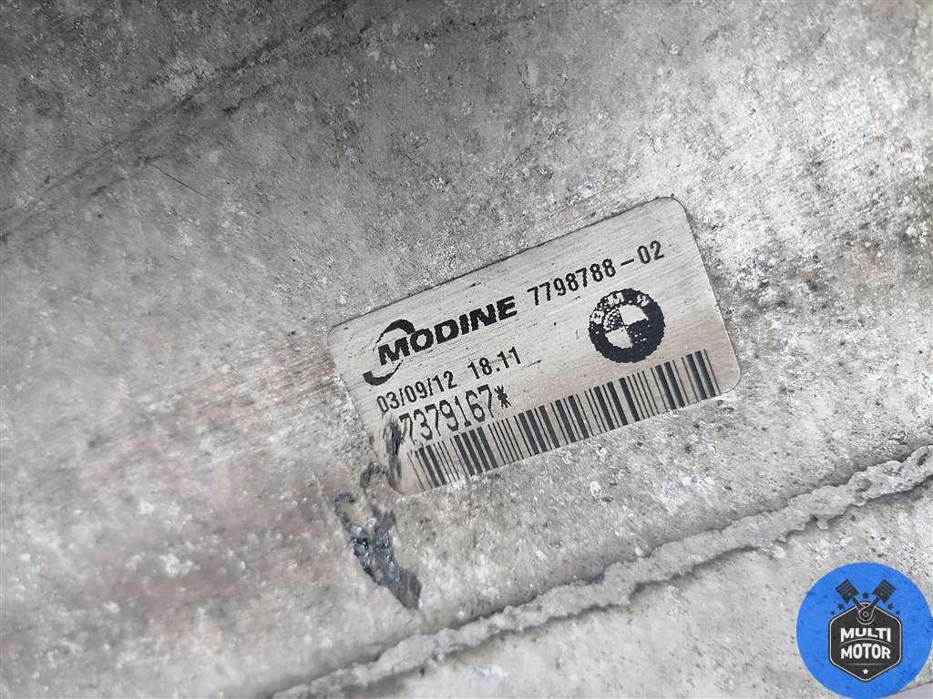 Радиатор интеркулера BMW 3 (E90 ) (2005-2013) 2.0 TD N47 D20 C - 163 Лс 2012 г. - фото 4 - id-p153787001