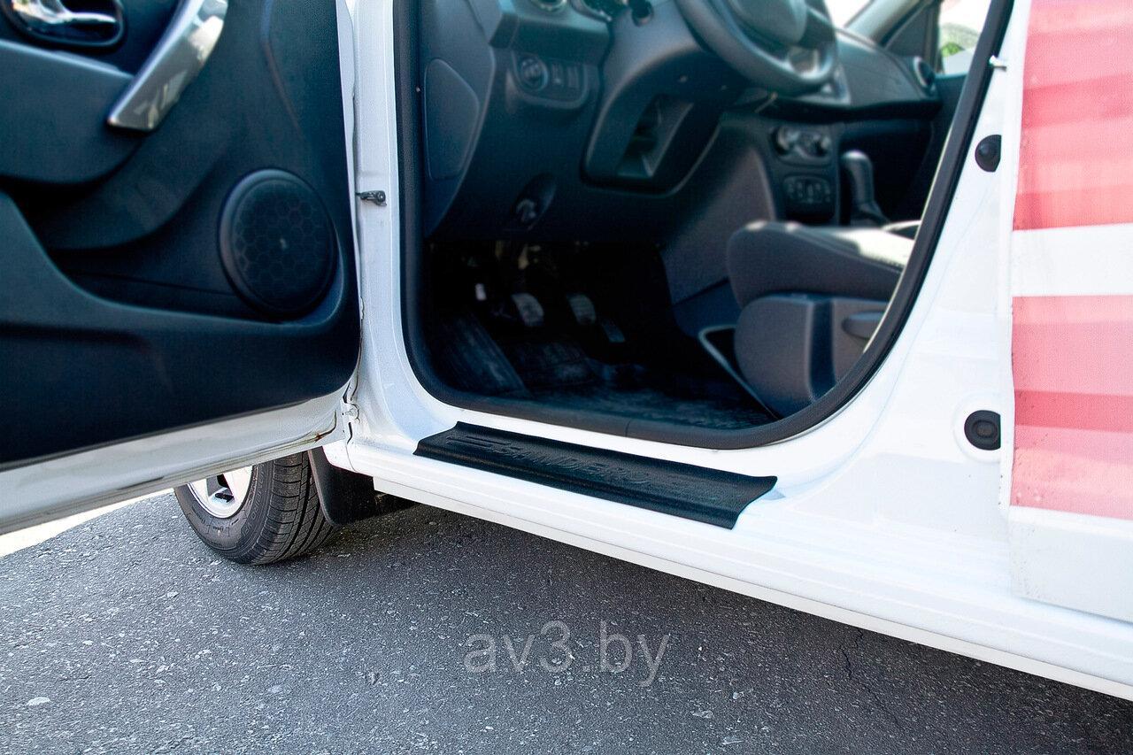 Накладки на внутренние пороги дверей Renault Sandero 2014- (АБС пластик) - фото 1 - id-p153828873