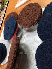 Диск шлифовальный нетканый 125мм Р80 красно-коричневый код 1.18634