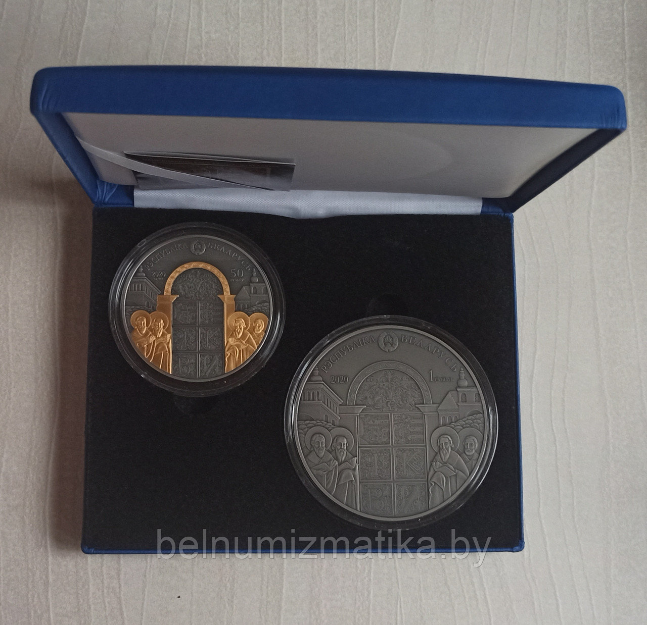 Футляр для двух монет в капсуле Ø 74.00 и 58.00 мм
