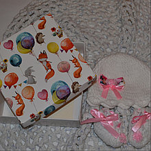 Комплект для малышки на выписку из роддома из плюшевой пряжи + подарочная коробка