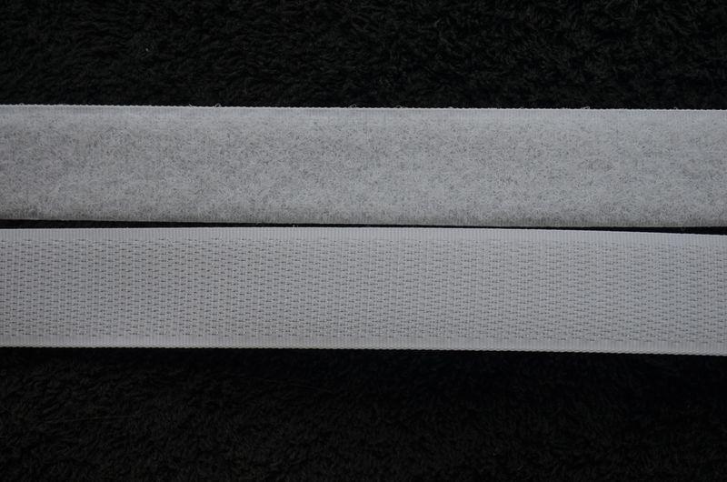 Контактная лента (липучка) 25 мм белый