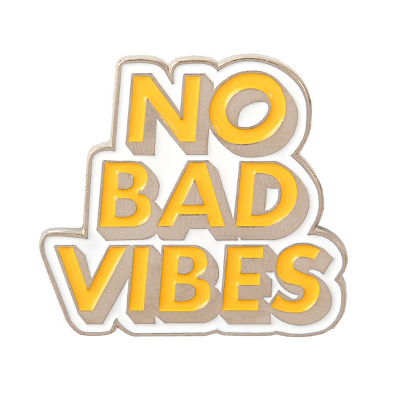 Значок "No Bad Vibes" 28 х 30 мм